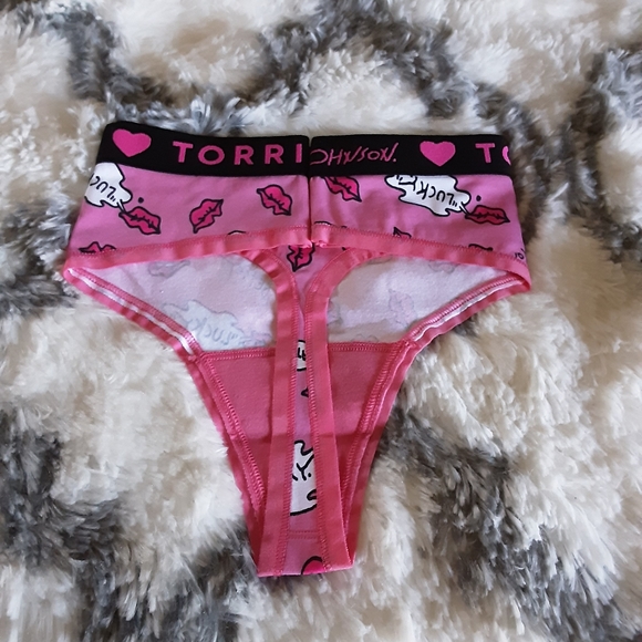 Betsy Johnson thong - Picture 3 of 5